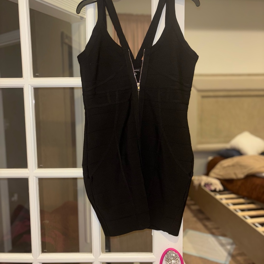 Elegant Black Sleeveless Dress